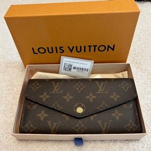 Louis Vuitton Sarah Wallet with Poppy Interior M62236